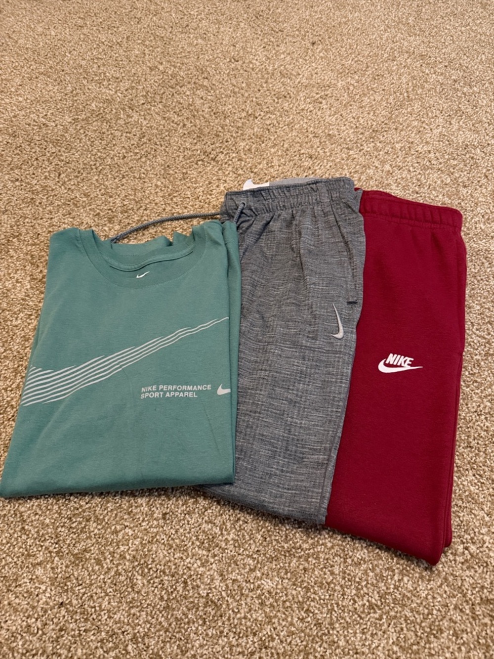 💥BUNDLE💥 NIKE Activewear - 3 Piece